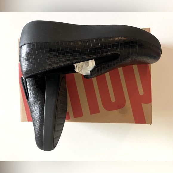 FitFlop Shoes (*new with box) - Picture 6 of 8